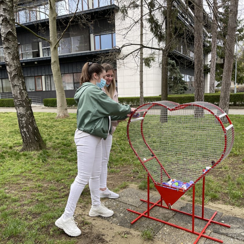 Kupakgyűjtő szívet avattak 19